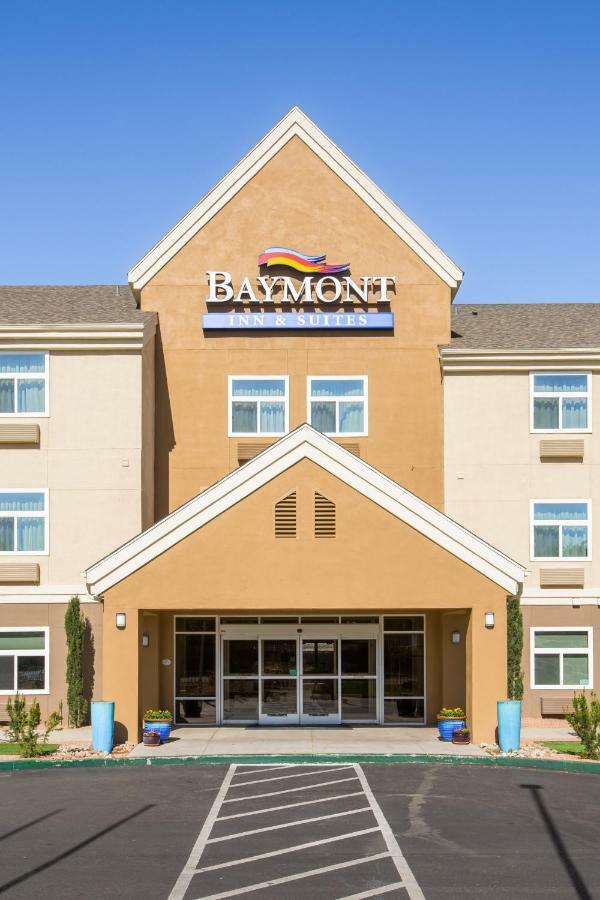 Baymont By Wyndham Albuquerque Airport Hotel Екстериор снимка